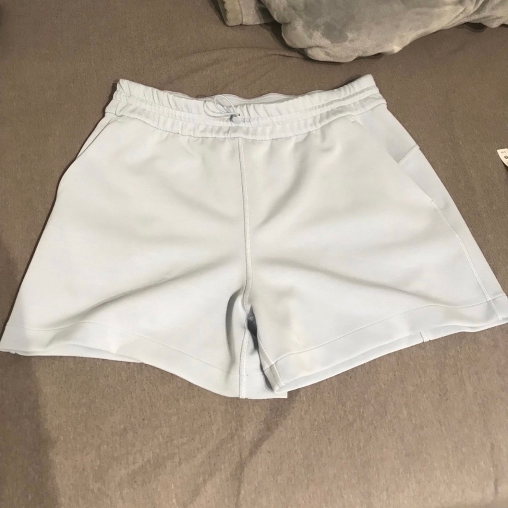 NWOT Lululemon Softsreme Shorts